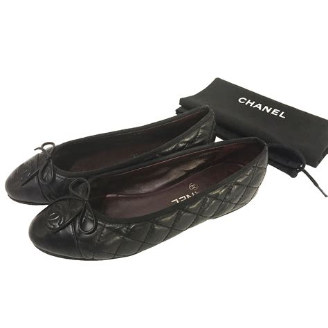 chanel quilted leather flats